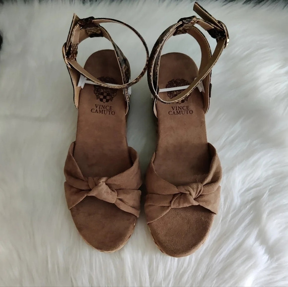 *NIB* Vince Camuto Keedra Snakeskin Print Sandal - Picture 3 of 8